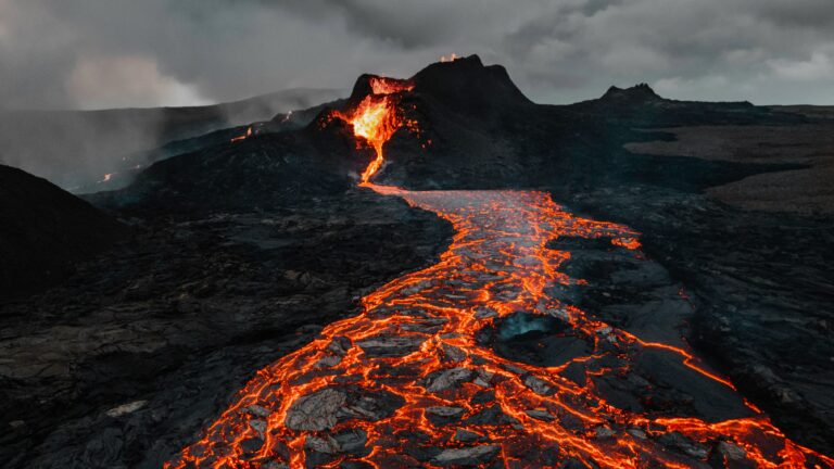 🌋 10 Explosive Volcano Facts That Shape Our Planet